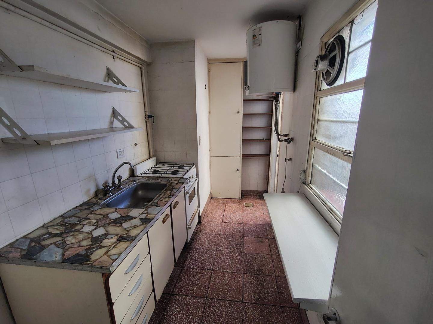 Foto de MONOAMBIENTE CON PATIO EXCLUSIVO A 100 M DE ESTACIÓN MORON, imagen 5