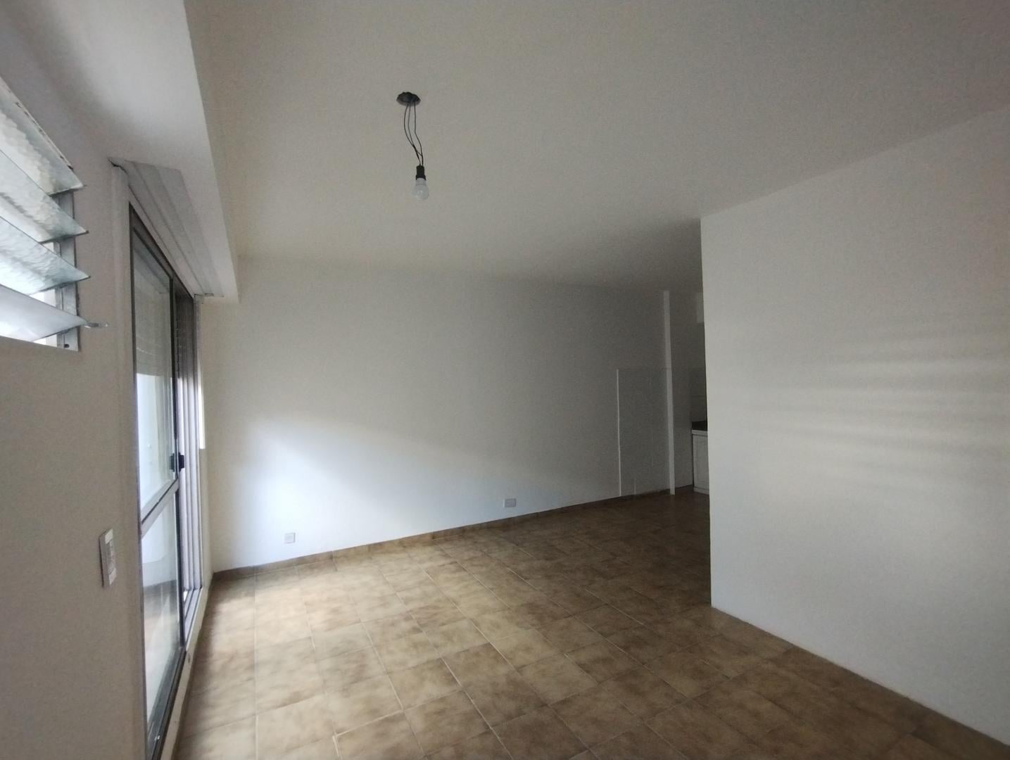Foto de MOMOAMBIENTE DIVIDIDO 43 m2 + PATIO 8 m2 (Sin expensas), imagen 3