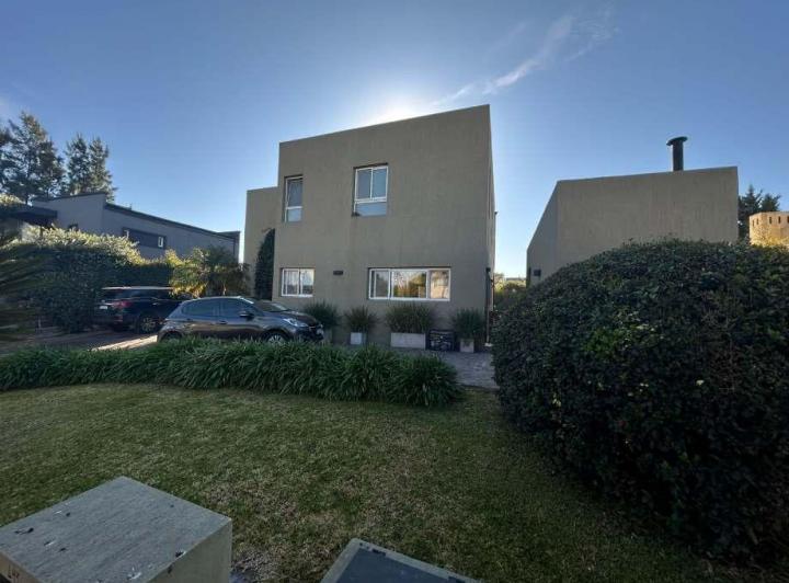 Casa en Venta en Ombues de Hudson  4
