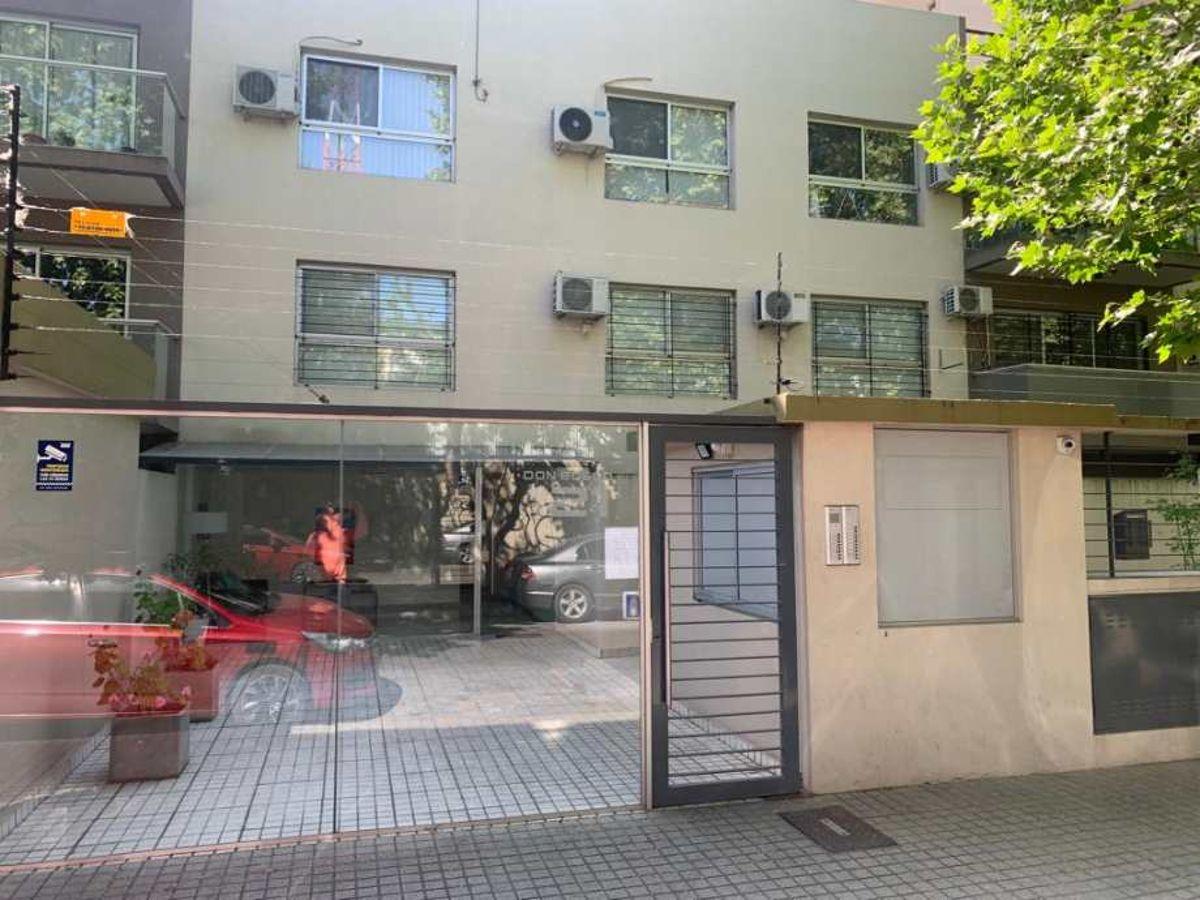 Departamento 3 Ambientes con Cochera en Venta - Bernal Centro