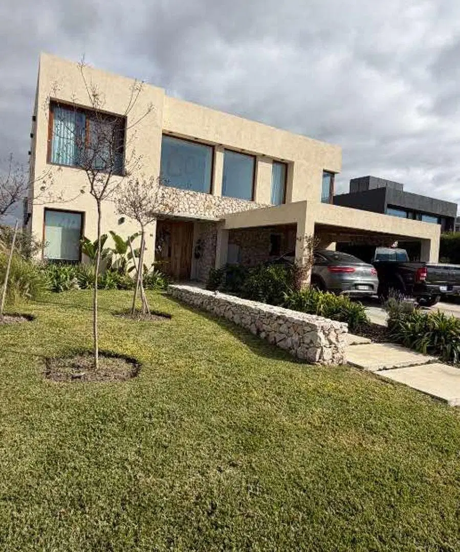 Casa de 3 dormitorios en venta en Greenville Polo & Resort 2