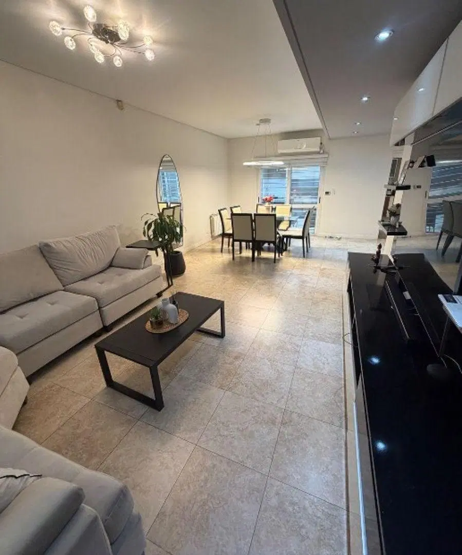 Moderna casa de 4 ambientes con cochera, domótica y excelente ubicación en Quilmes 5