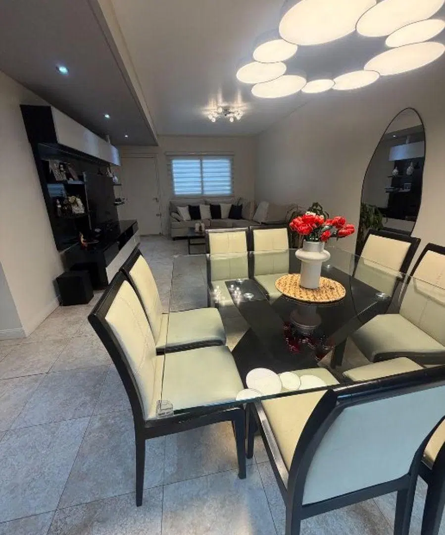 Moderna casa de 4 ambientes con cochera, domótica y excelente ubicación en Quilmes 1