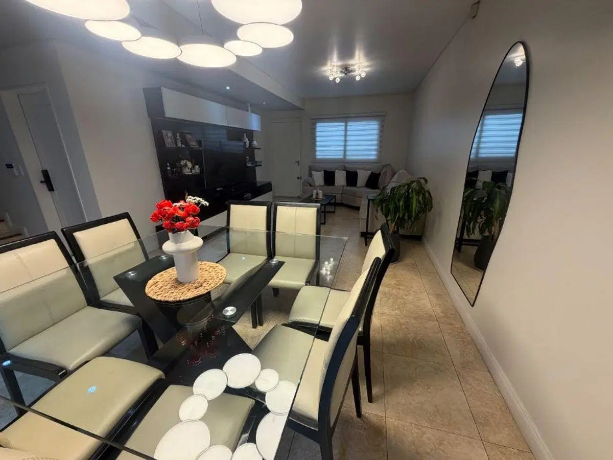 Moderna casa de 4 ambientes con cochera, domótica y excelente ubicación en Quilmes 2
