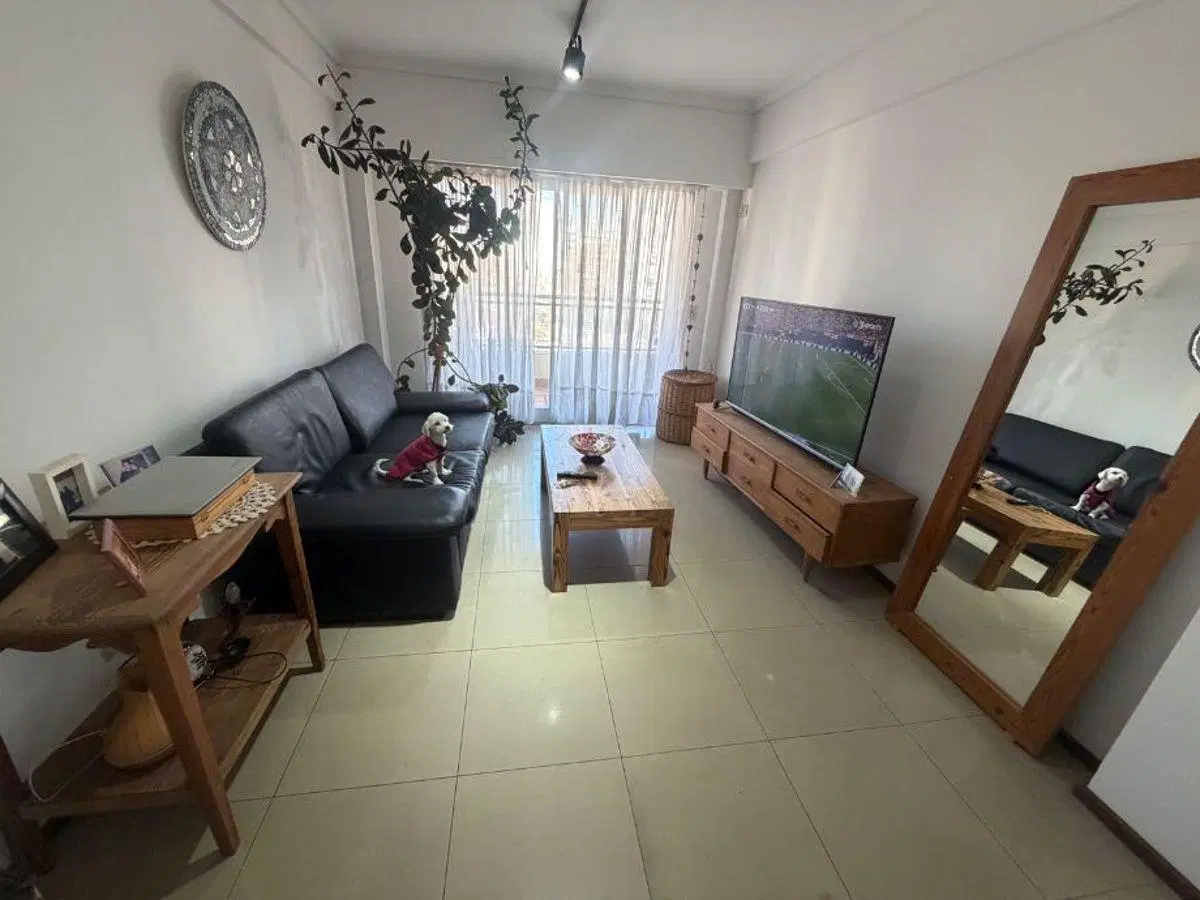 ¡APTO CRÉDITO! Hermoso departamento de 2 ambientes con balcón al frente 4