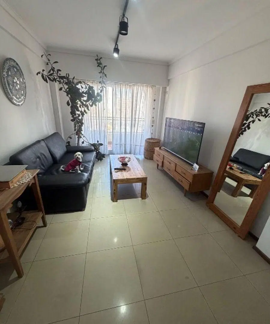 ¡APTO CRÉDITO! Hermoso departamento de 2 ambientes con balcón al frente 2