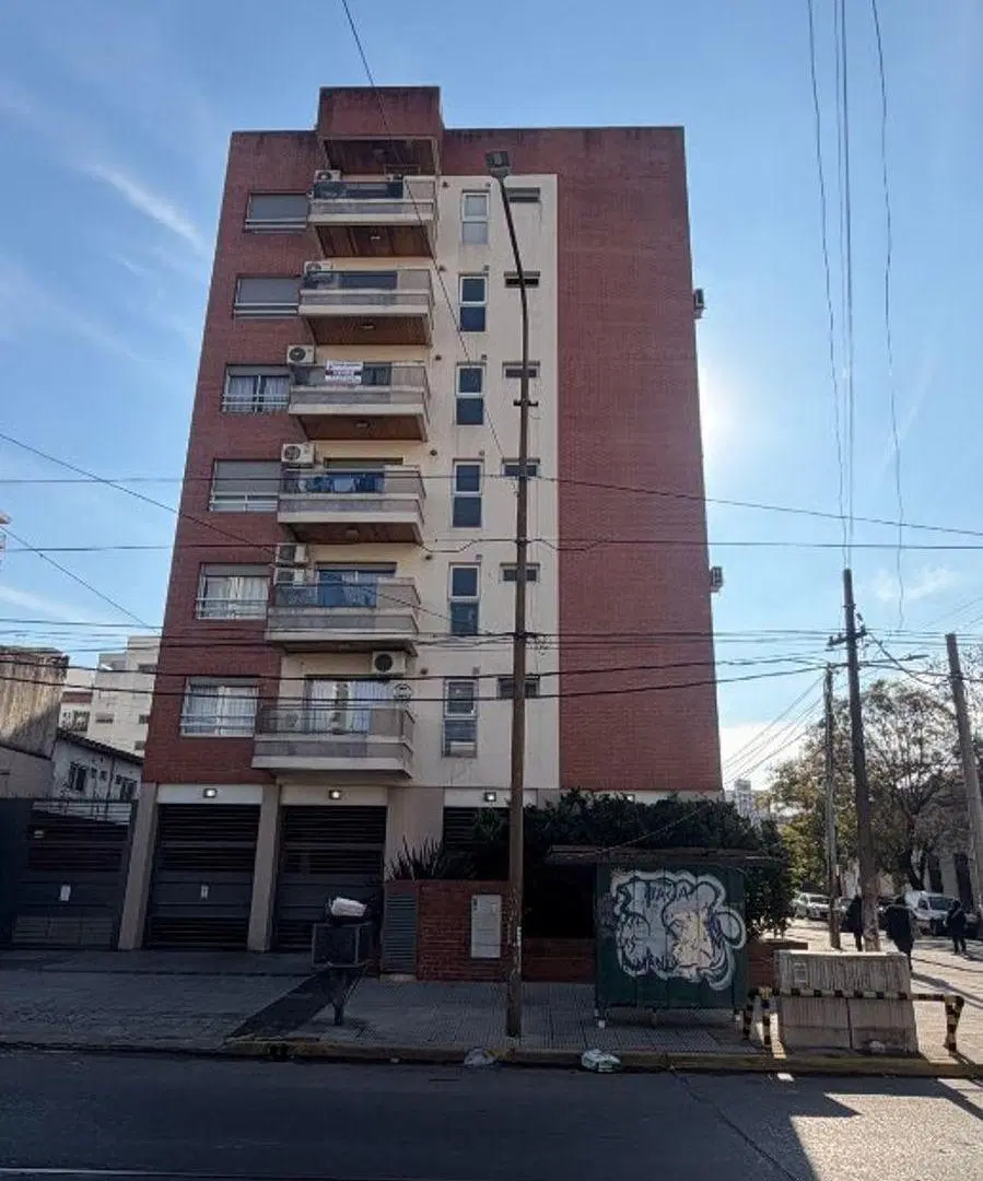 ¡APTO CRÉDITO! Hermoso departamento de 2 ambientes con balcón al frente 5