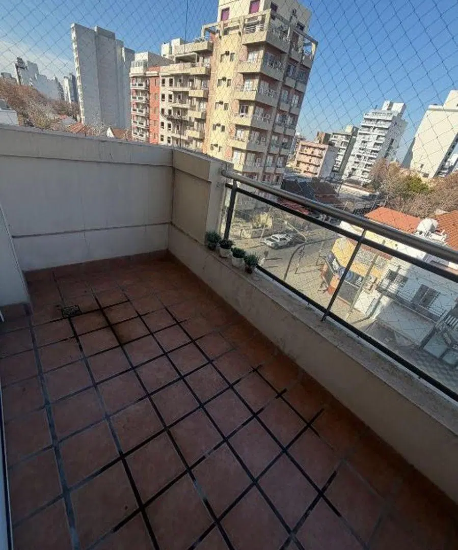 ¡APTO CRÉDITO! Hermoso departamento de 2 ambientes con balcón al frente 8