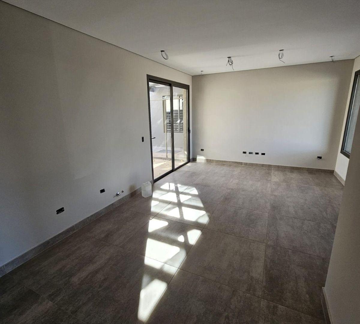 Foto de Moderna Casa en Barrio Las Acacias, Godoy Cruz, Mendoza, imagen 3