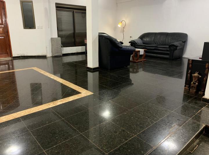 Casa de 285 m² en Zona Residencial de Iguazú 3