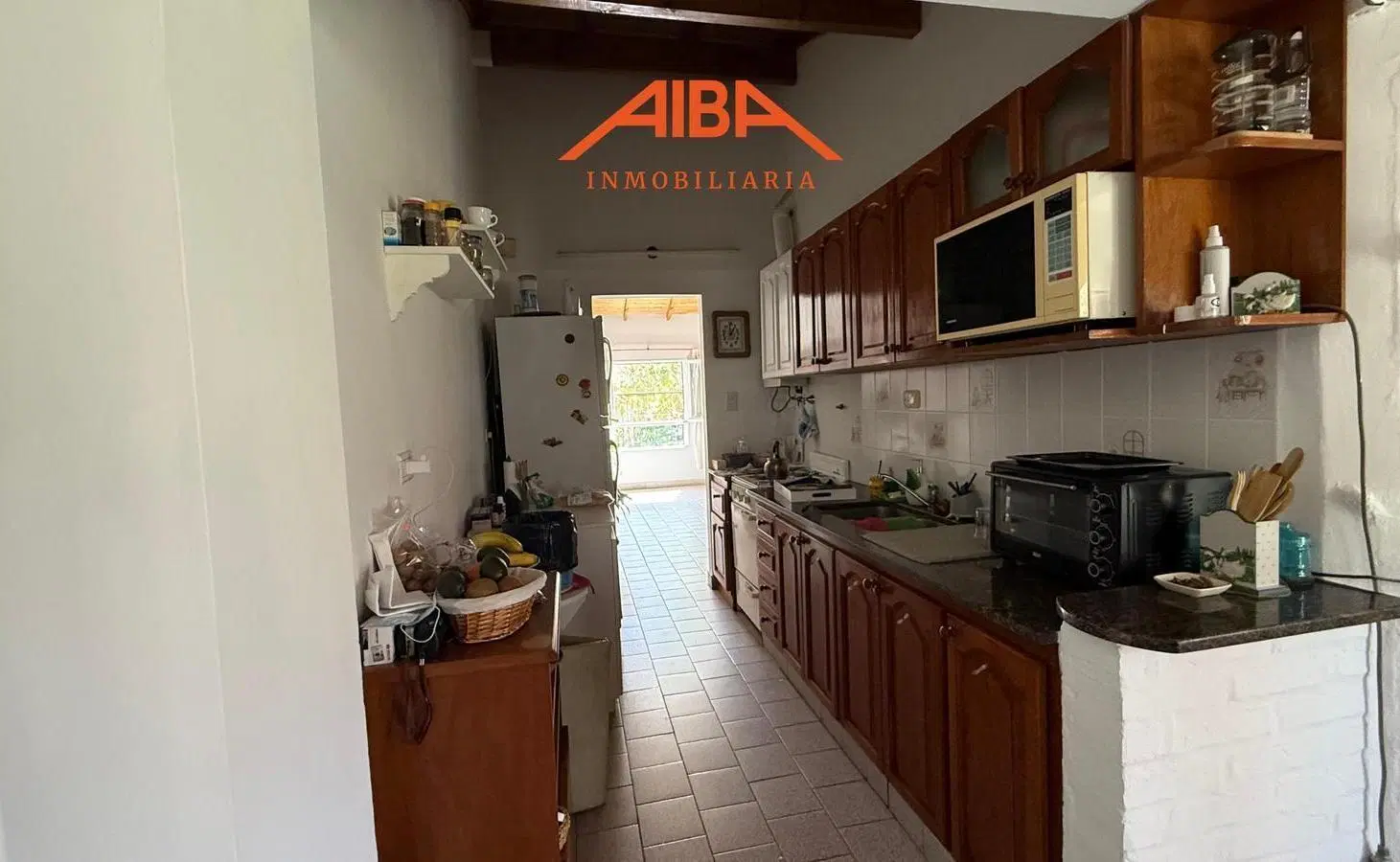 Alquila casa de 2 dormitorios con ingreso vehicular en B Mercantiles- Neuquén 3