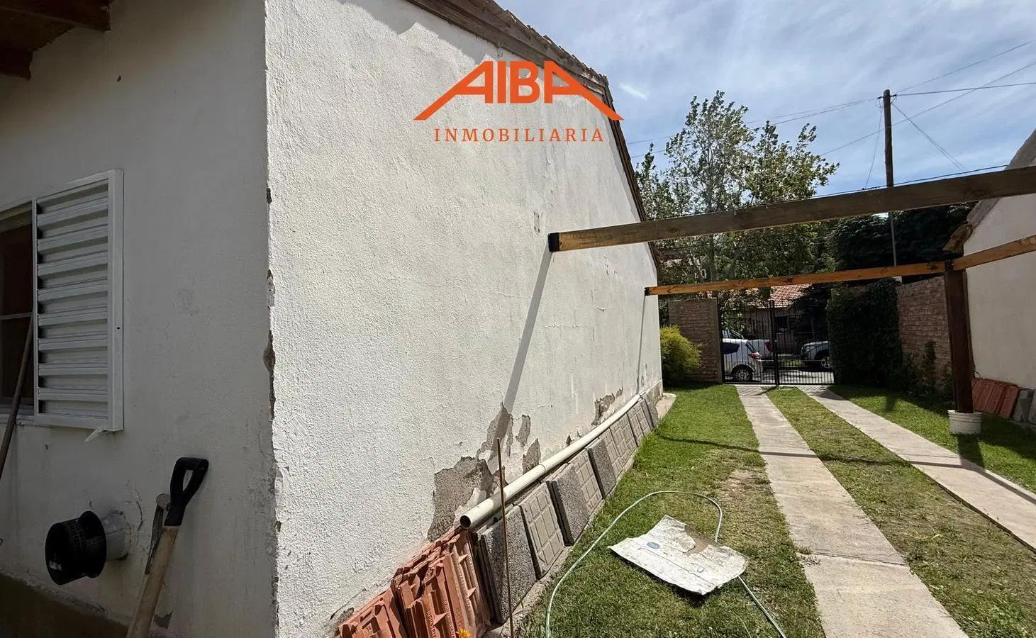 Alquila casa de 2 dormitorios con ingreso vehicular en B Mercantiles- Neuquén 4
