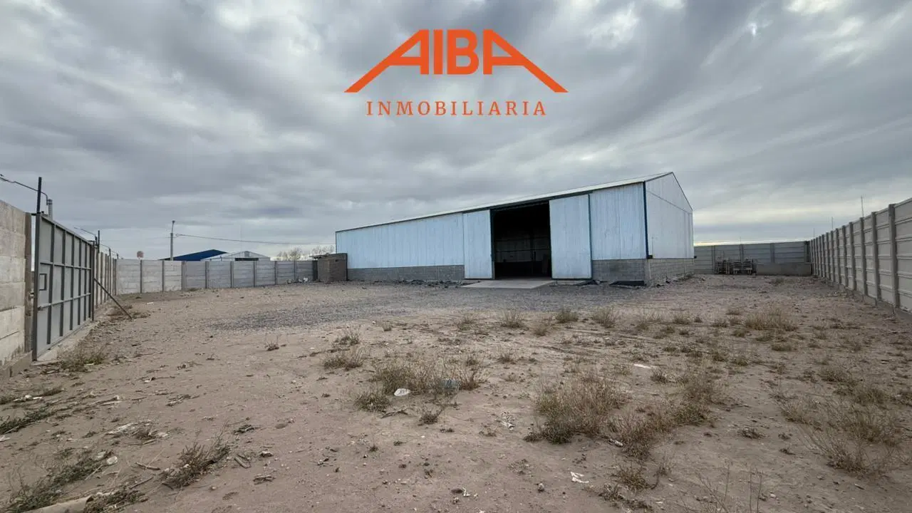 Galpón de 450 m2 con doble ingreso en Parque Industrial de Centenario 2