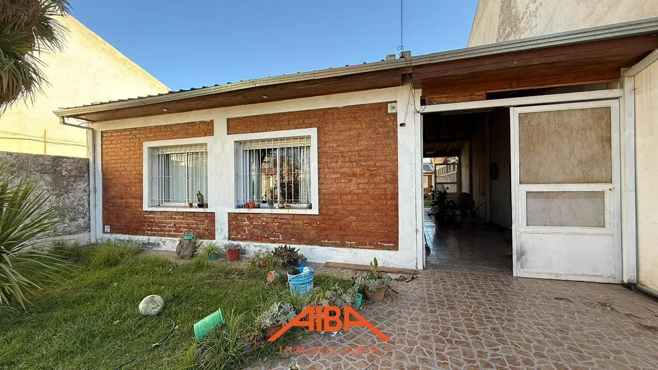 Casa de 2 domitorios en Lejos de Buenos Aires- Neuquén 2
