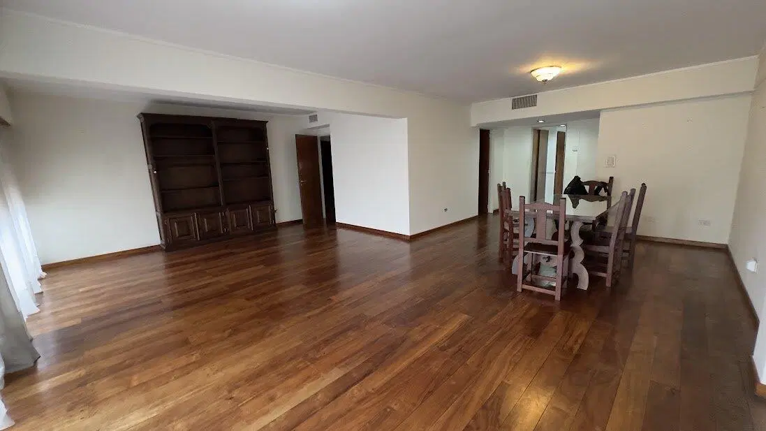 Piso exclusivo en alquiler: cochera y balcón corrido,  en pleno centro de Rosario 2