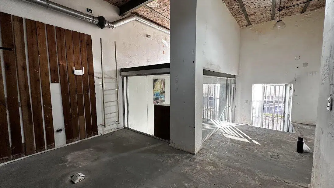 Oficina / local comercial a la calle en Pichincha 4
