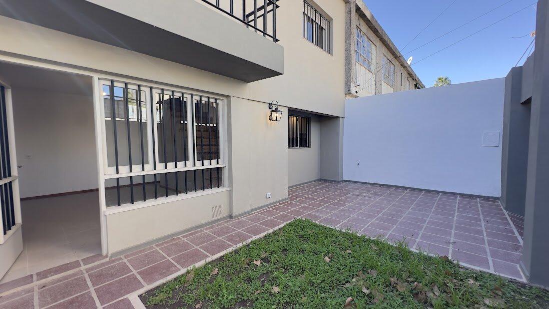 Foto de Alberdi: casa 2 dormitorios, con cochera, patio y terraza, imagen 5