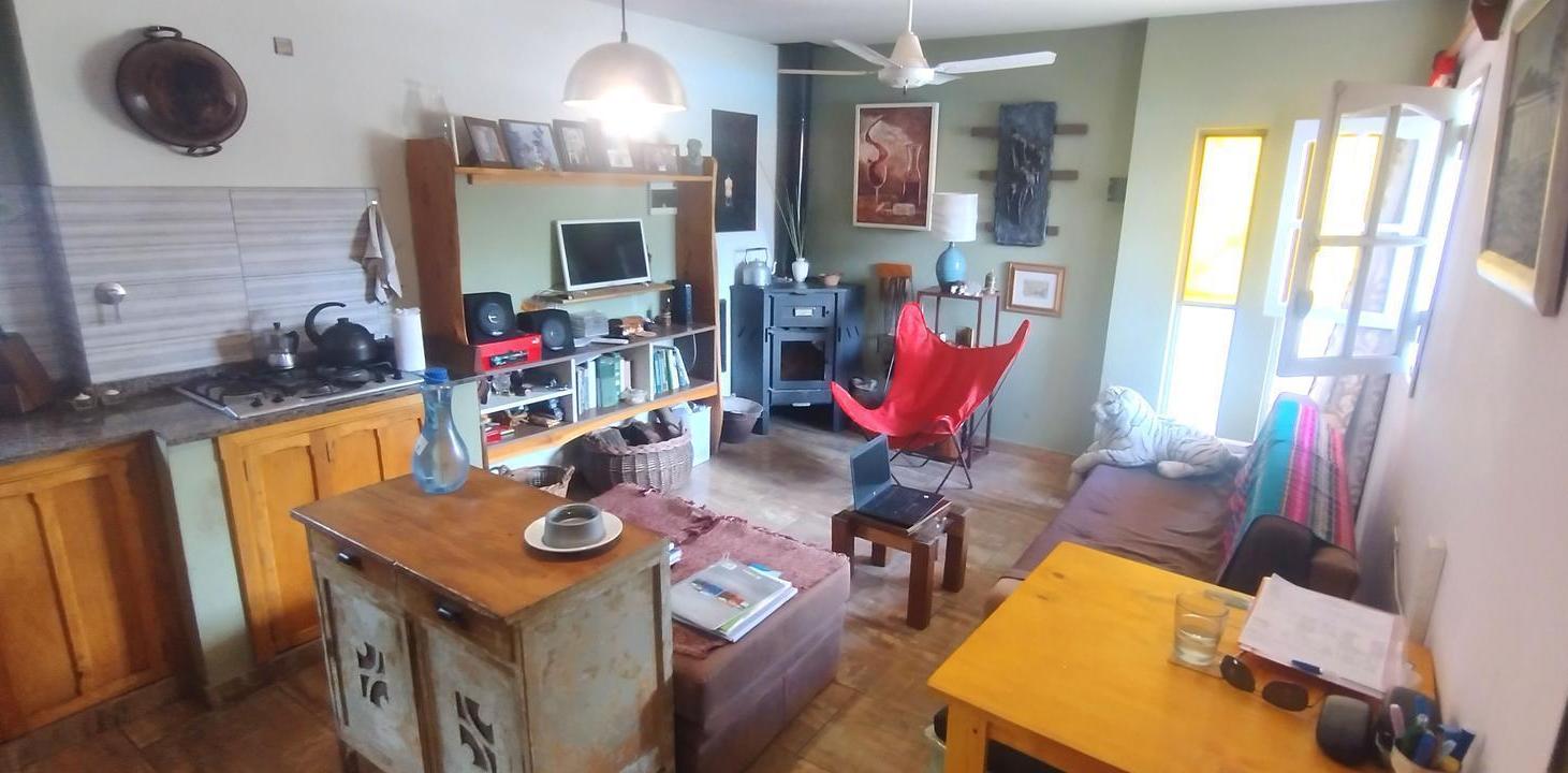 Foto de RESERVADA! - Ideal Inversor - Casa 2 dormitorios Depto independiente, imagen 2