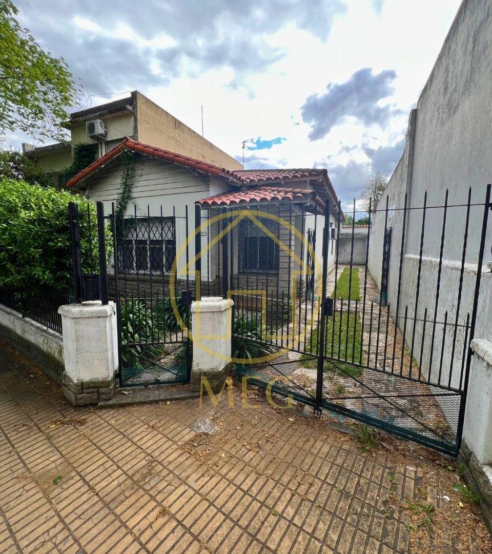 Chalet venta Bernal Centro 4 amb y amplio lote