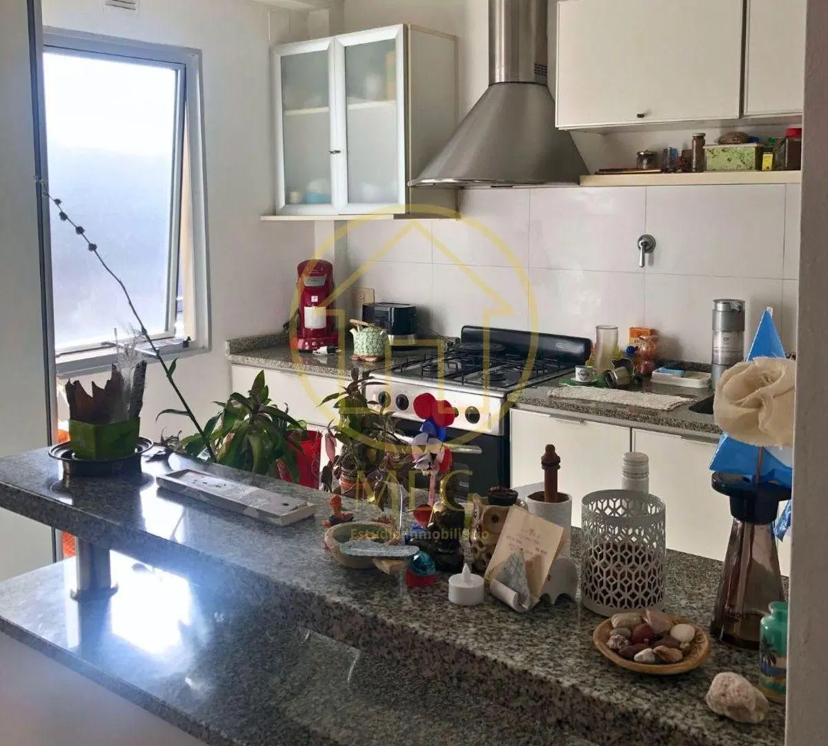 Departamento VENTA 2 ambientes con cocher ay baulera Bernal Centro 4