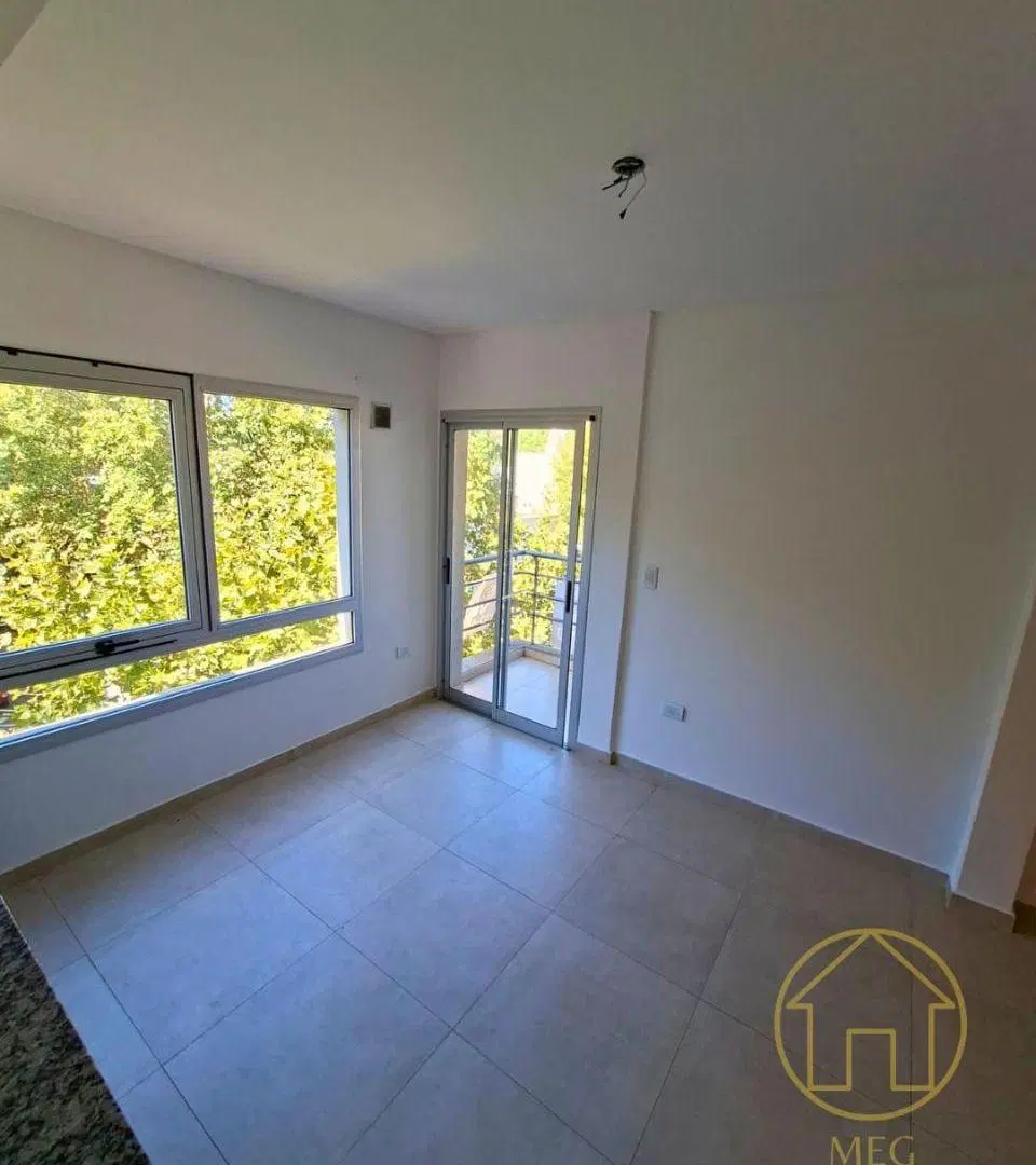 Departamento de 42 m² con 1 dormitorio en venta en Bernal. 2