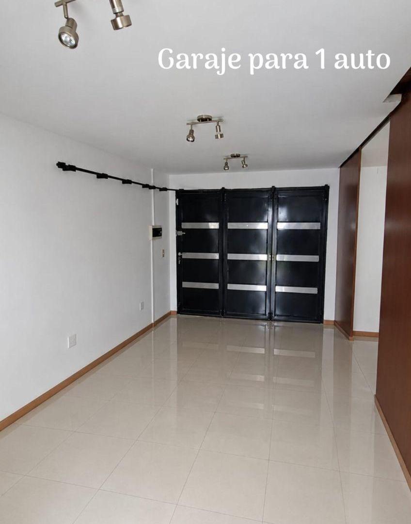 Foto de Casa en alquiler con jardín y pileta en Don Bosco, imagen 4
