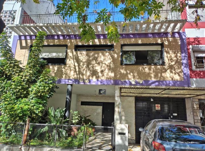 Enorme casa en duplex en el barrio de Versalles (U$S230000.-) 2