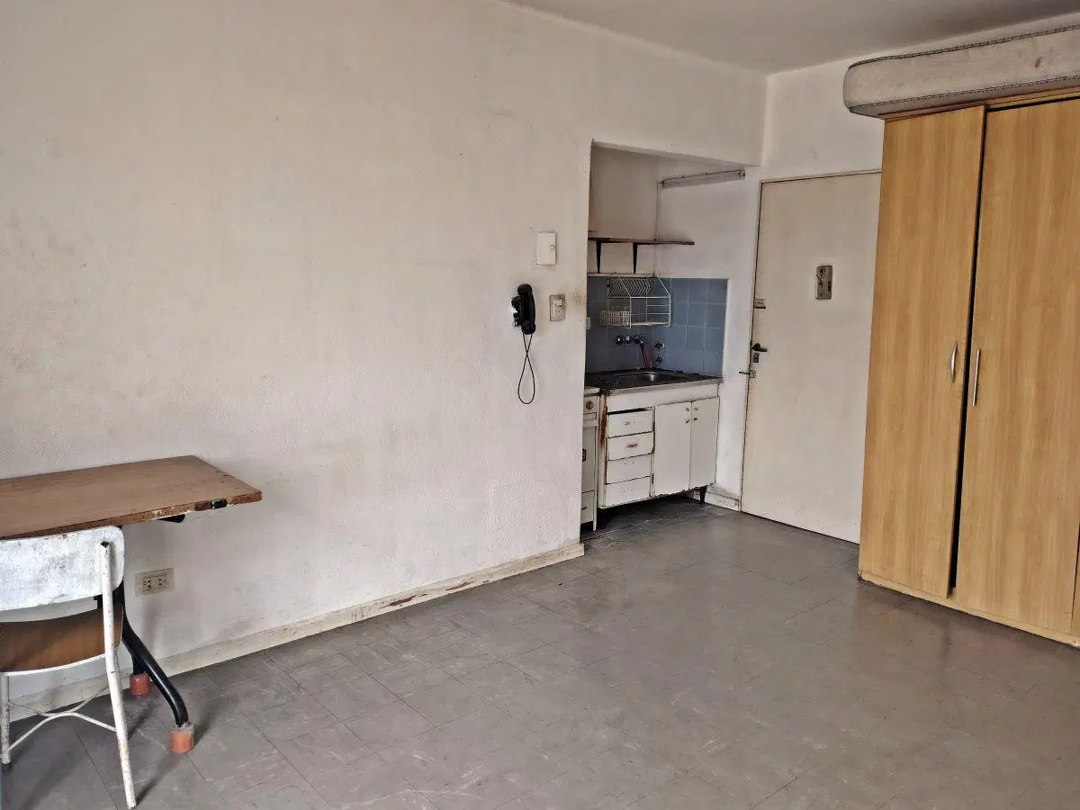 Solis 637 Piso 19 J Monoambiente lateral (U$S38.000) 4