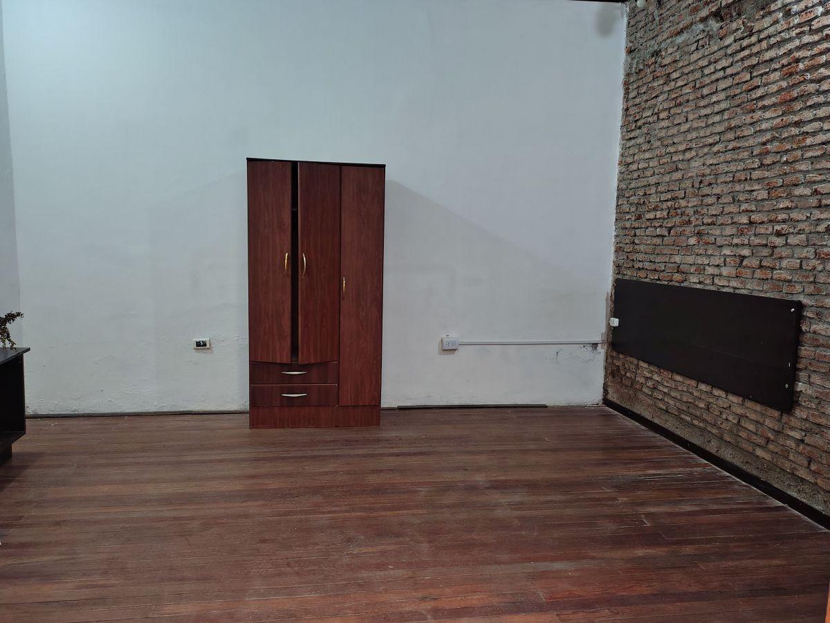 Foto de Ph de 4 ambientes más entrepiso en pleno Boedo con patio cubierto y dos, imagen 1