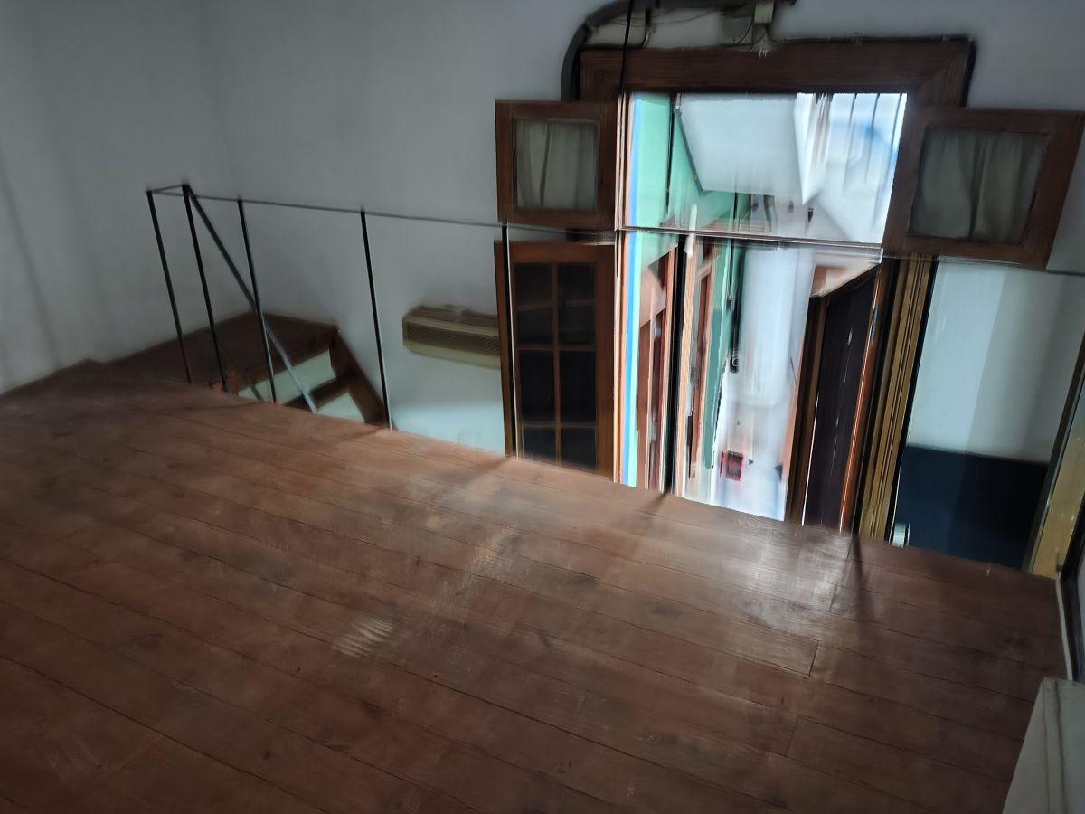 Foto de Ph de 4 ambientes más entrepiso en pleno Boedo con patio cubierto y dos, imagen 3