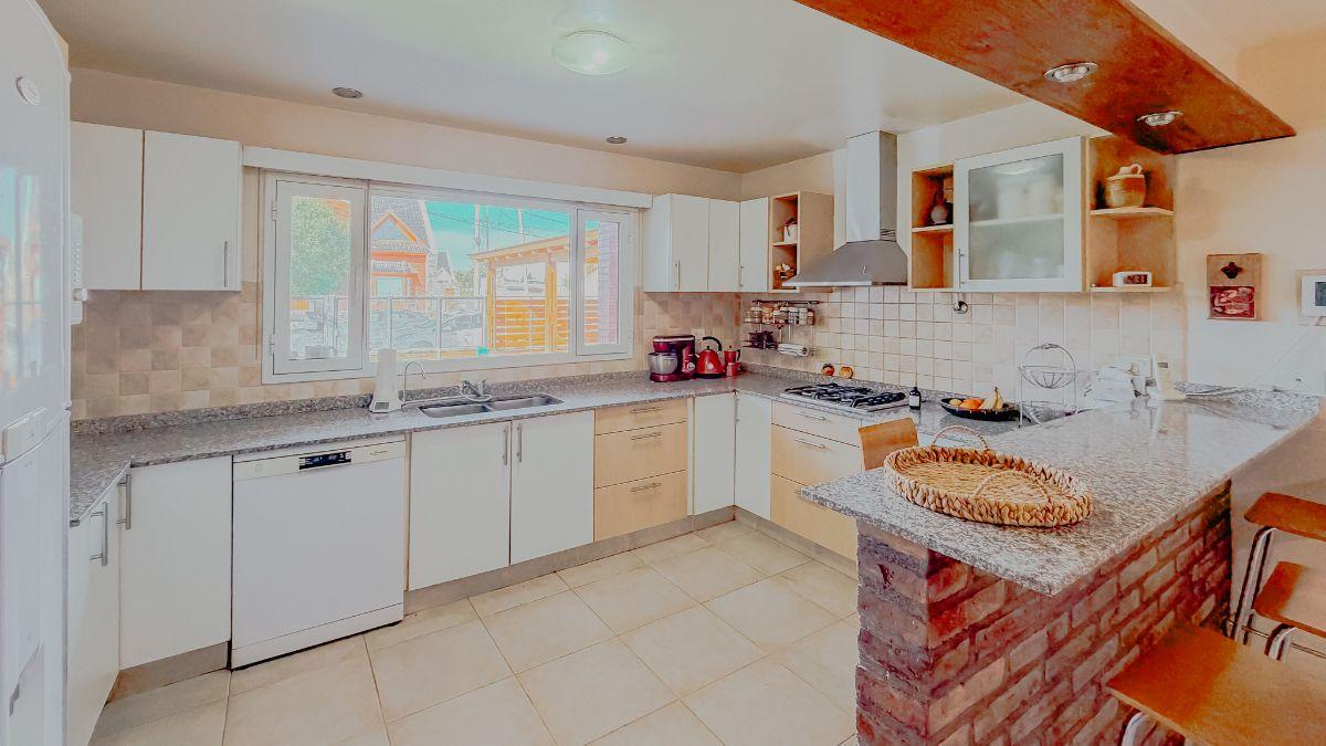 Foto de Casa de 412 m² con 4 dormitorios en venta en Rada Tilly, imagen 2