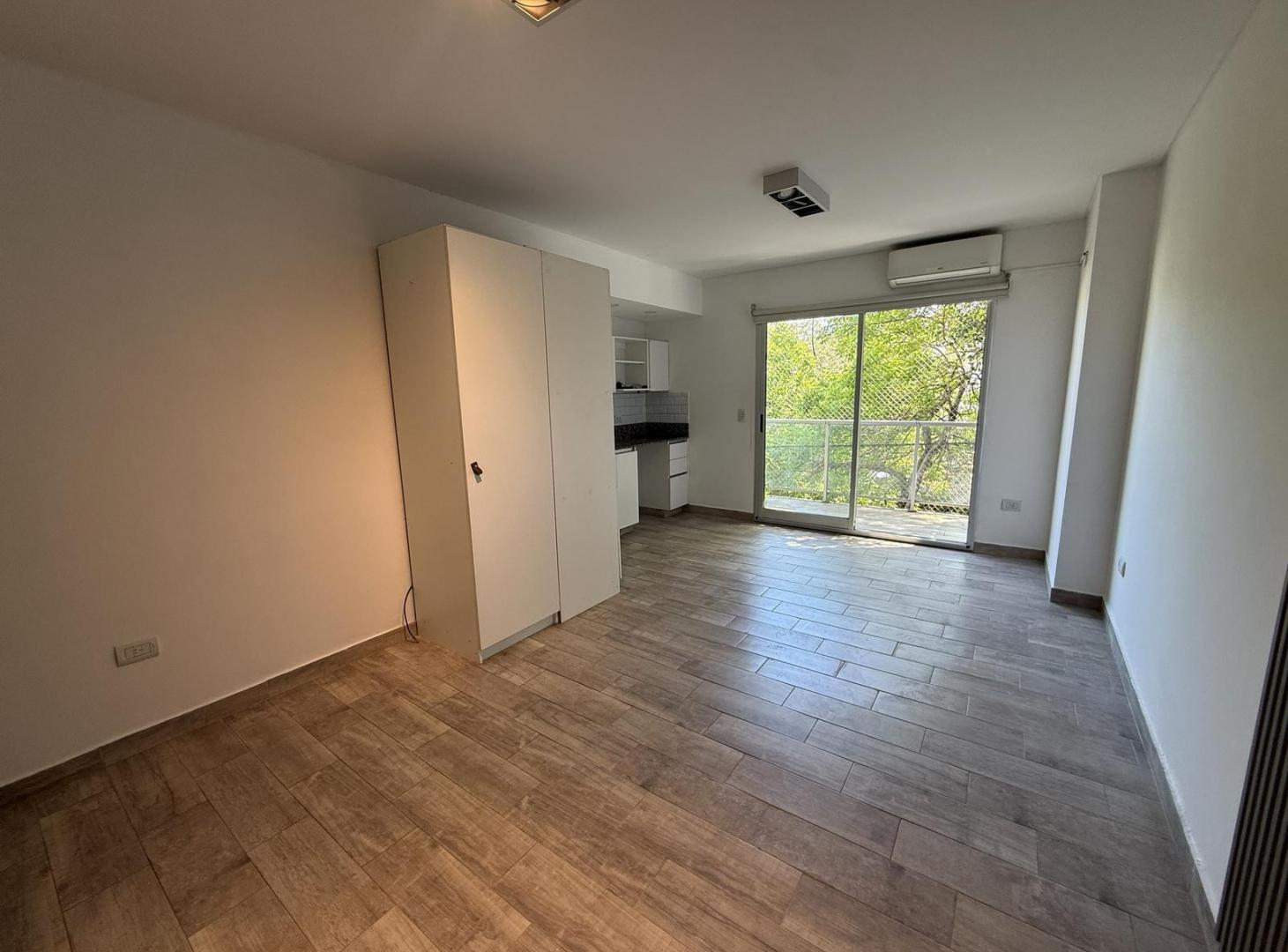 Foto de ALQUILER DEPARTAMENTO MONOAMBIENTE CON BALCÓN EN COGHLAN, imagen 2