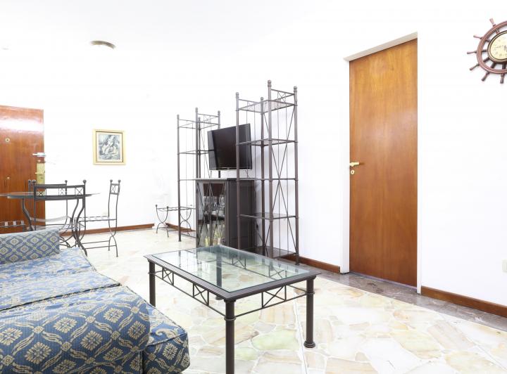 APTO Profesional + Seguridad 24hs + Potencial 4 Gabinetes y Sala de Espera 3
