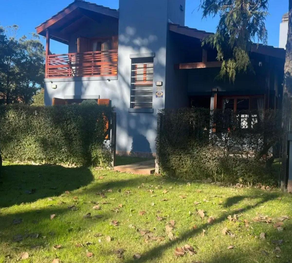Foto de Casa en venta Valeria del Mar en lote MULTIFAMILIAR, imagen 2