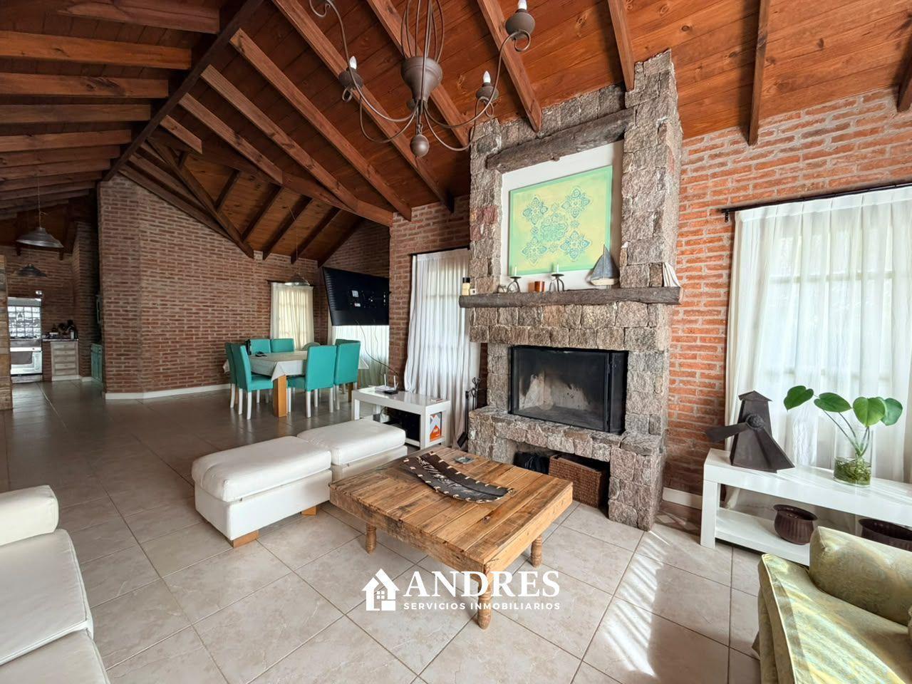 Foto de Casa en alquiler Temporario en Carilo, imagen 3