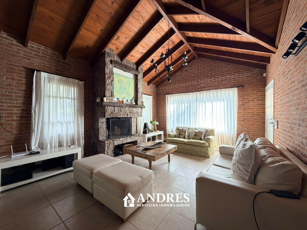 Foto de Casa en alquiler Temporario en Carilo, imagen 2