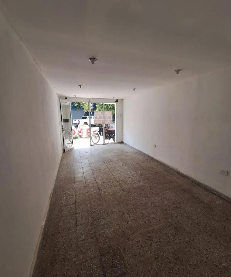 Alquiler local comercial en Santo Tomé. 3