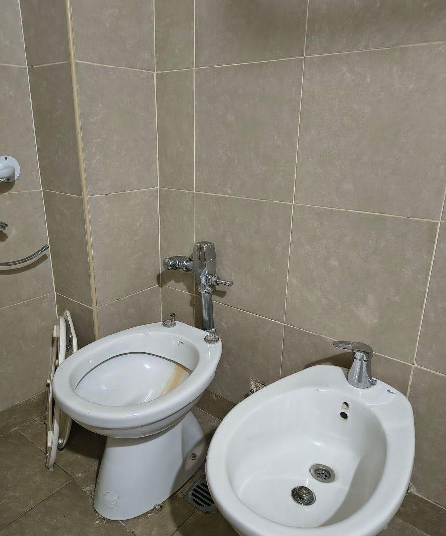 Foto de EN VENTA, 3 ambientes con patio, muy amplio, primer piso al frente, imagen 2
