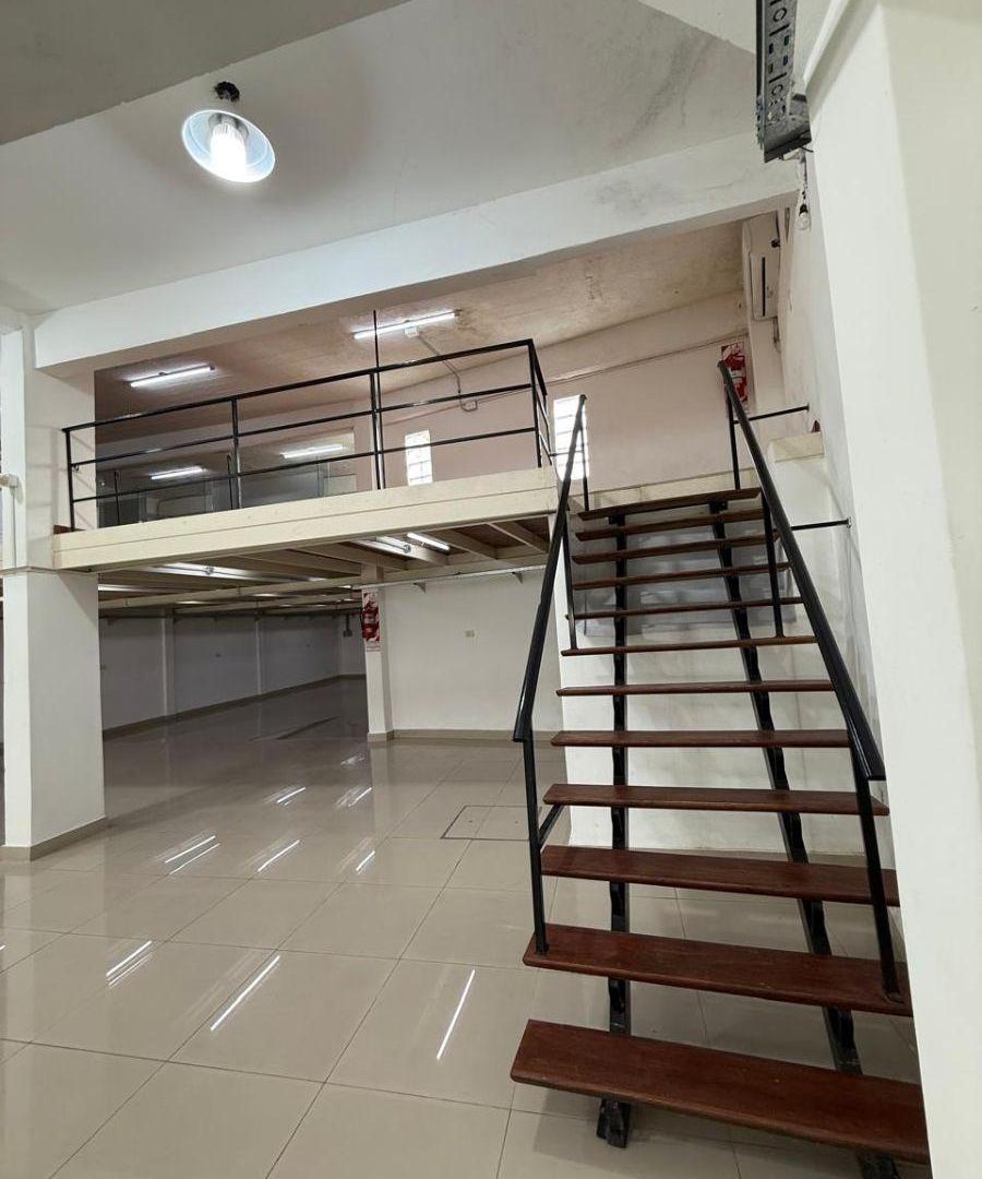 Foto de Local Varios Destinos Frente A Estación Virreyes. Cocina, 2 Baños. 255, imagen 4