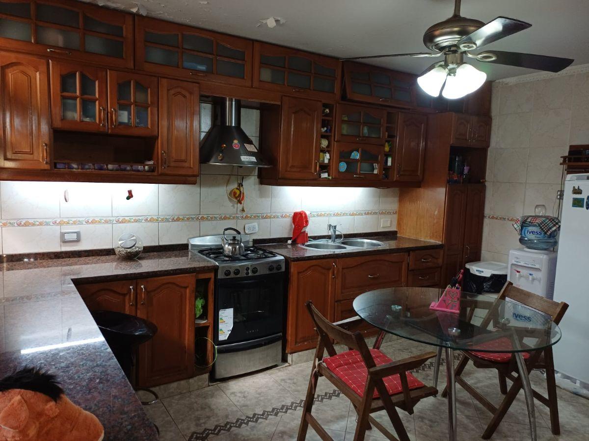 Foto de Excelente Casa de 4 Ambientes + Pileta + Garage - APTO CREDITO, imagen 3