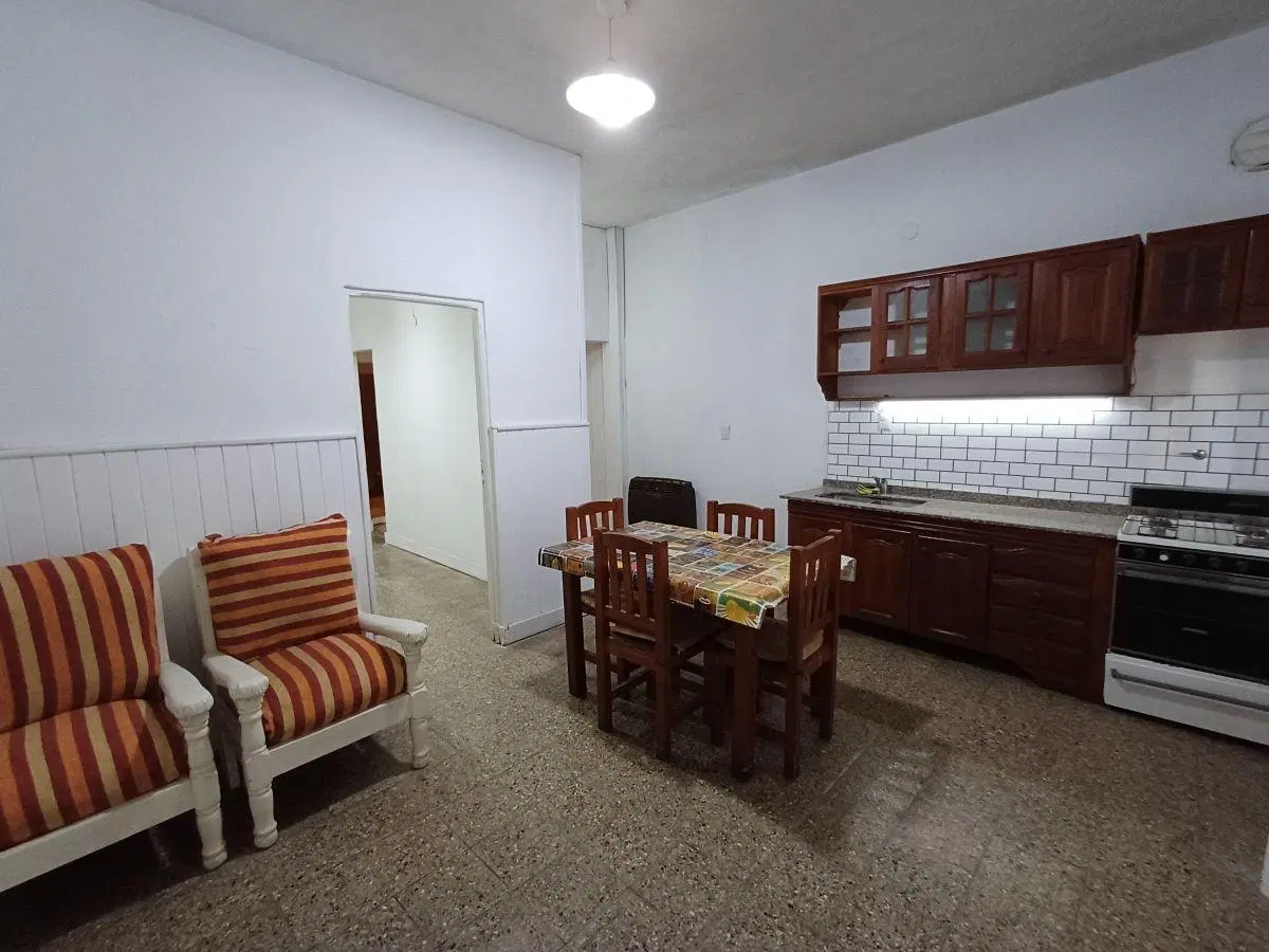PH de 2 ambientes en alquiler. Living/Comedor. Dormitorio. Ubicación céntrica. SIN EXPENSAS 2