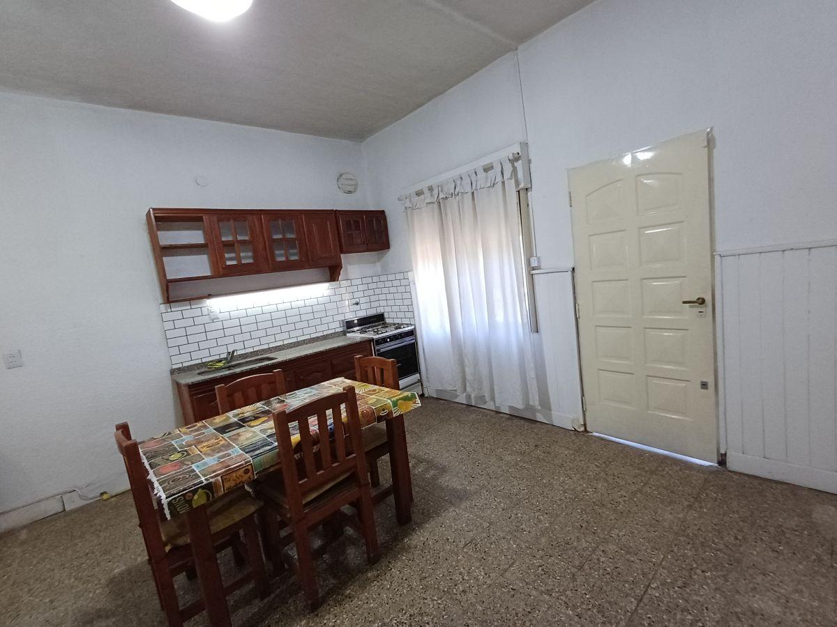 Foto de PH de 2 ambientes en alquiler. Living/Comedor. Dormitorio. Ubicación céntrica. SIN EXPENSAS, imagen 3