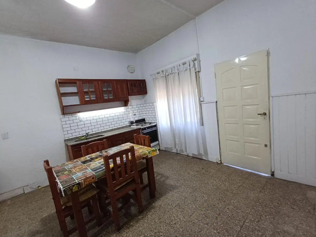 PH de 2 ambientes en alquiler. Living/Comedor. Dormitorio. Ubicación céntrica. SIN EXPENSAS 3