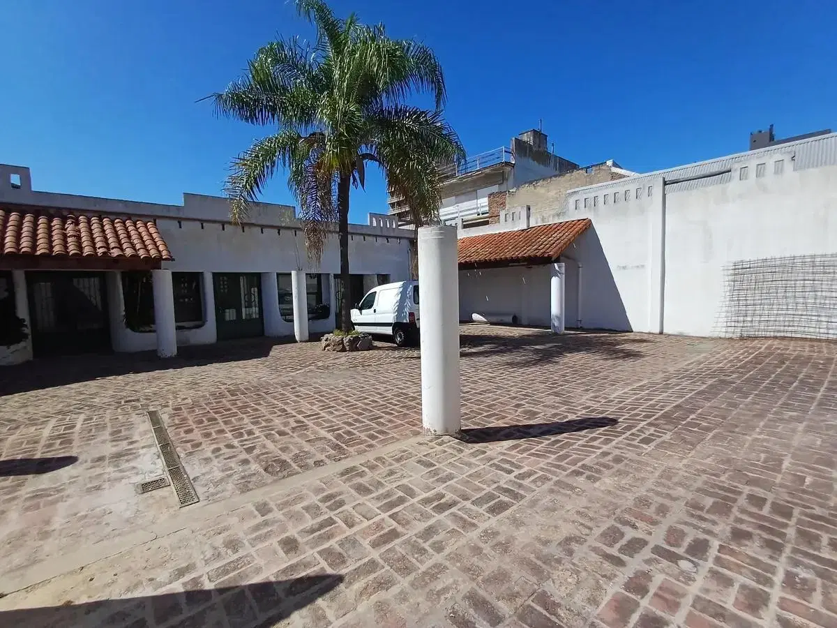 Local Comercial Ideal Varios Destinos. 600 M2 Totales. Inmejorable Ubicación Estratégica 3