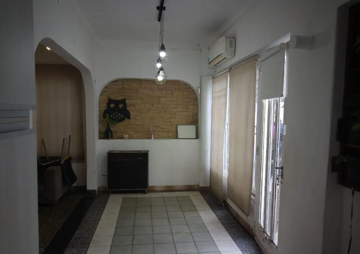 Casa en alquiler de 3 ambientes. Living/Comedor - 2 Dormitorios - Patio - Cuarto de herramientas 3