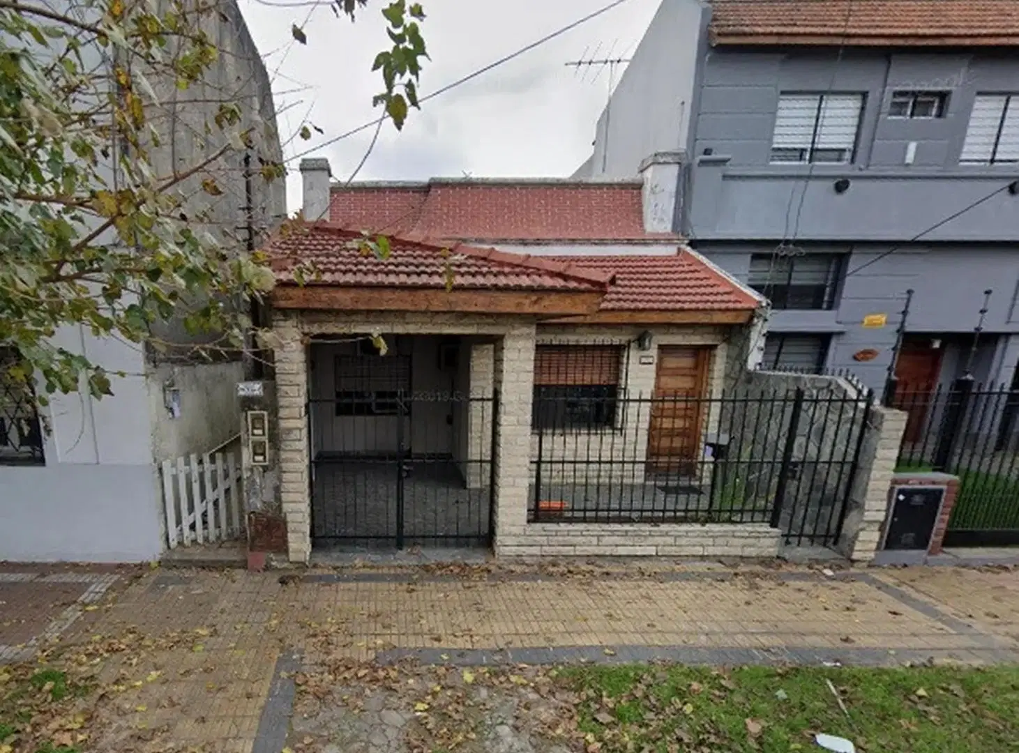 PH 3 ambientes al frente. Cochera - 2 Dormitorios - Patio - Terraza. 172 m2 totales. APTO CREDITO 8