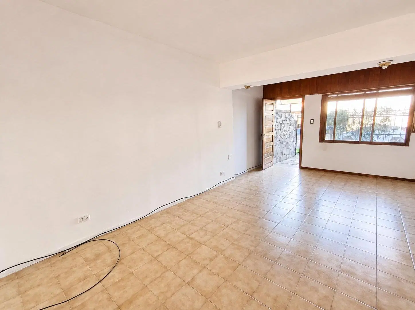 PH 3 ambientes al frente. Cochera - 2 Dormitorios - Patio - Terraza. 172 m2 totales. APTO CREDITO 1