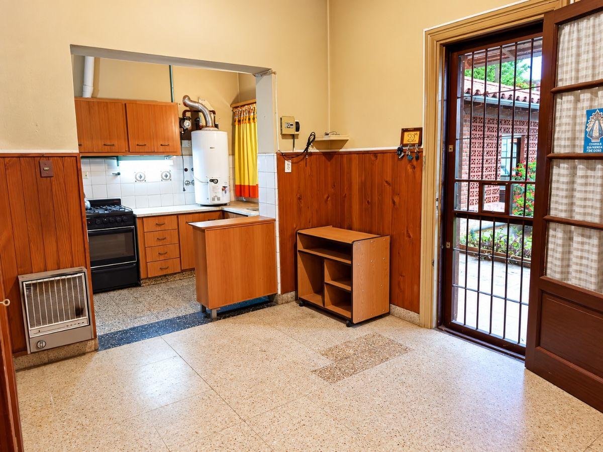 Foto de PH en esquina tipo casa de 4 ambientes en excelente ubicación de San, imagen 2