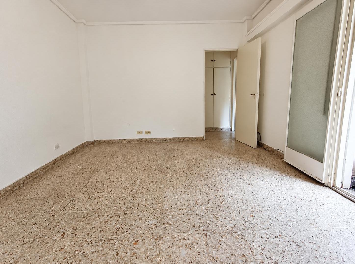Foto de Departamento de 2 Ambientes en Planta Baja con Patio. Excelente, imagen 2
