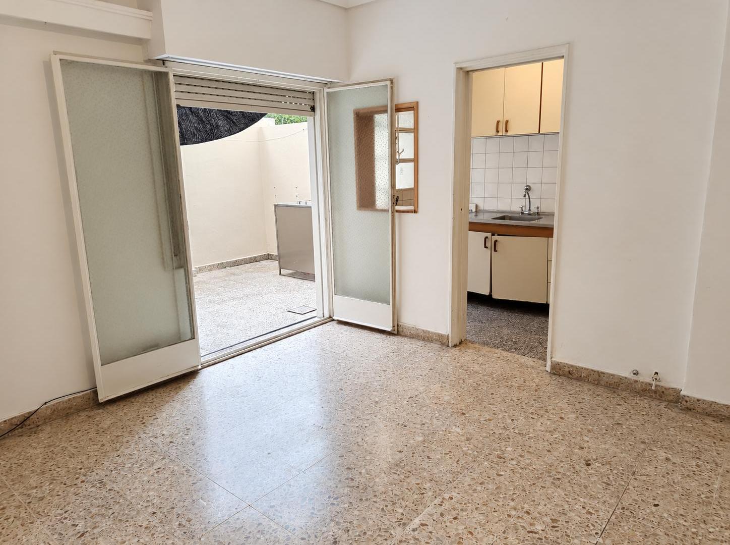 Foto de Departamento de 2 Ambientes en Planta Baja con Patio. Excelente, imagen 1
